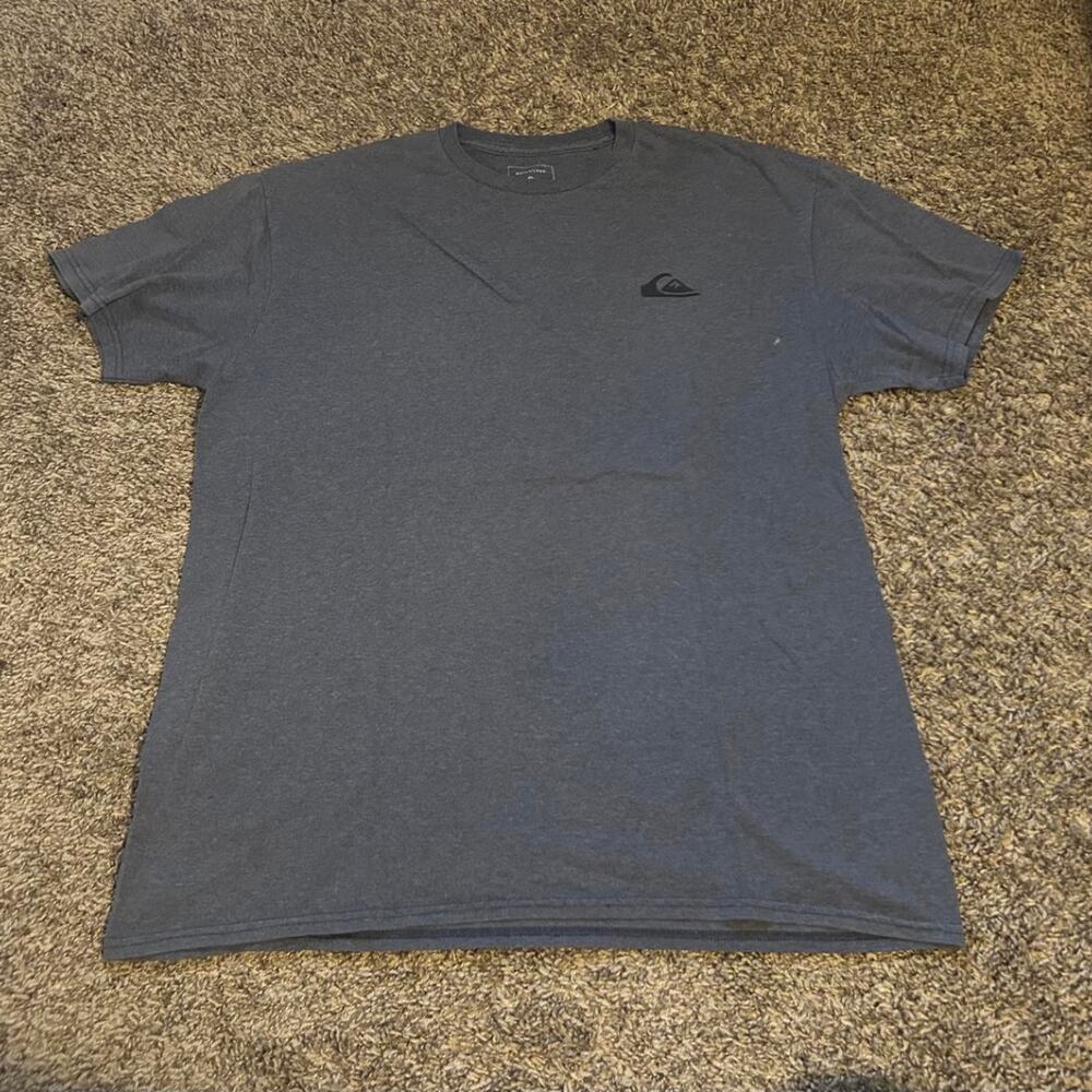 Gray quiksilver t shirt